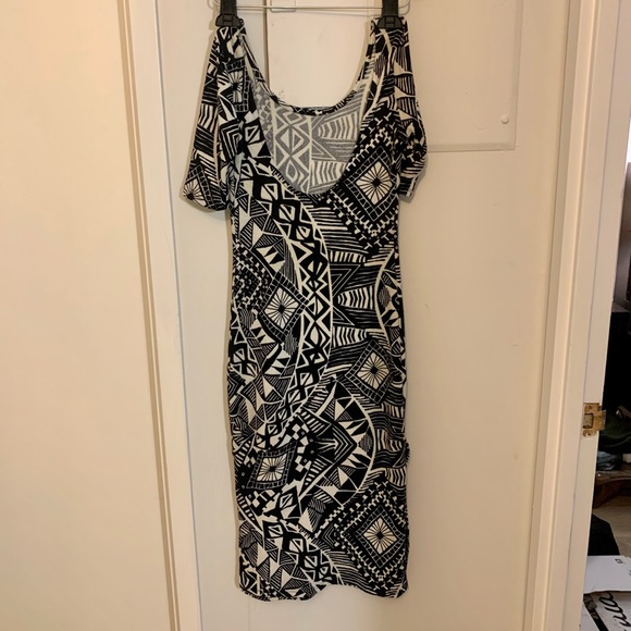 Trendy geometric midi dress - Picture 4 of 5